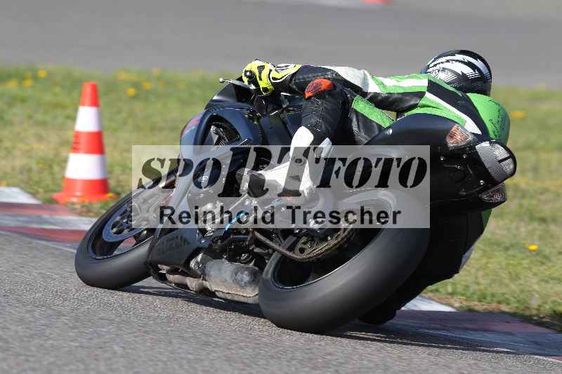 /Archiv-2023/06 10.04.2023 Moto Club Anneau du Rhin/Vert-Medium/82